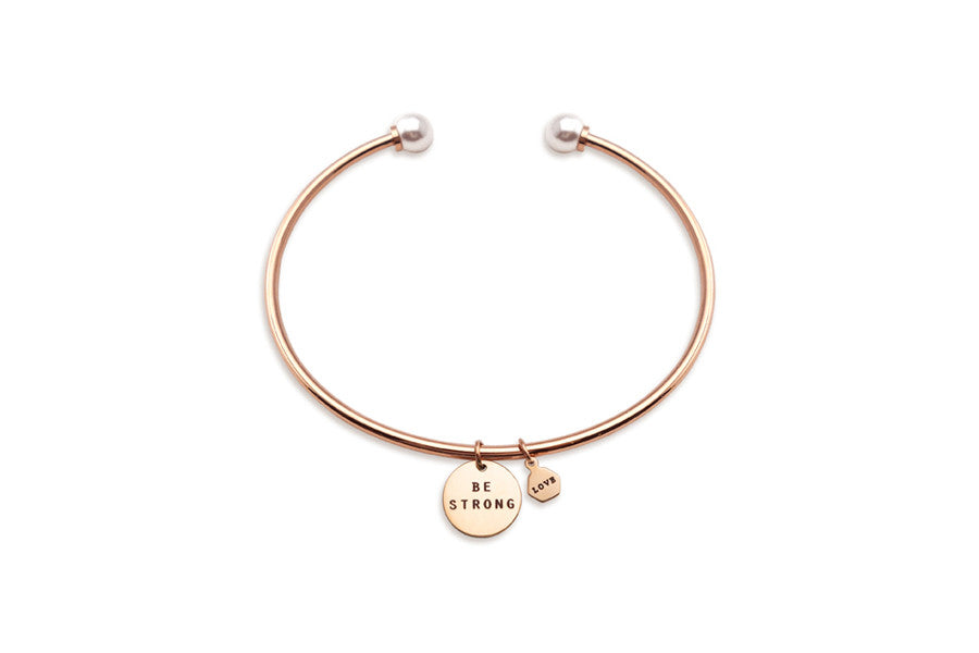 Rose gold wristband with pearl and personalise engraving