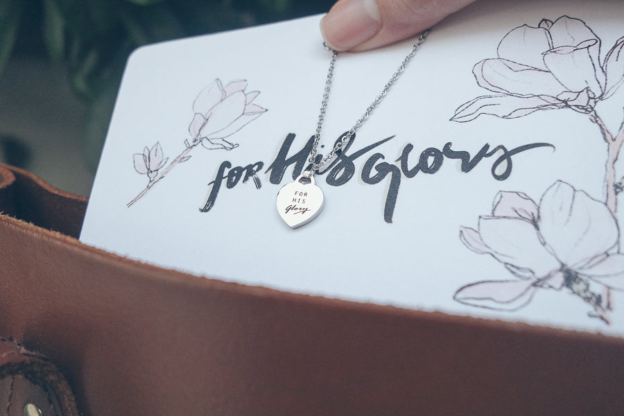 Personalised Jewelry as a present or gift for family, friends and loved ones